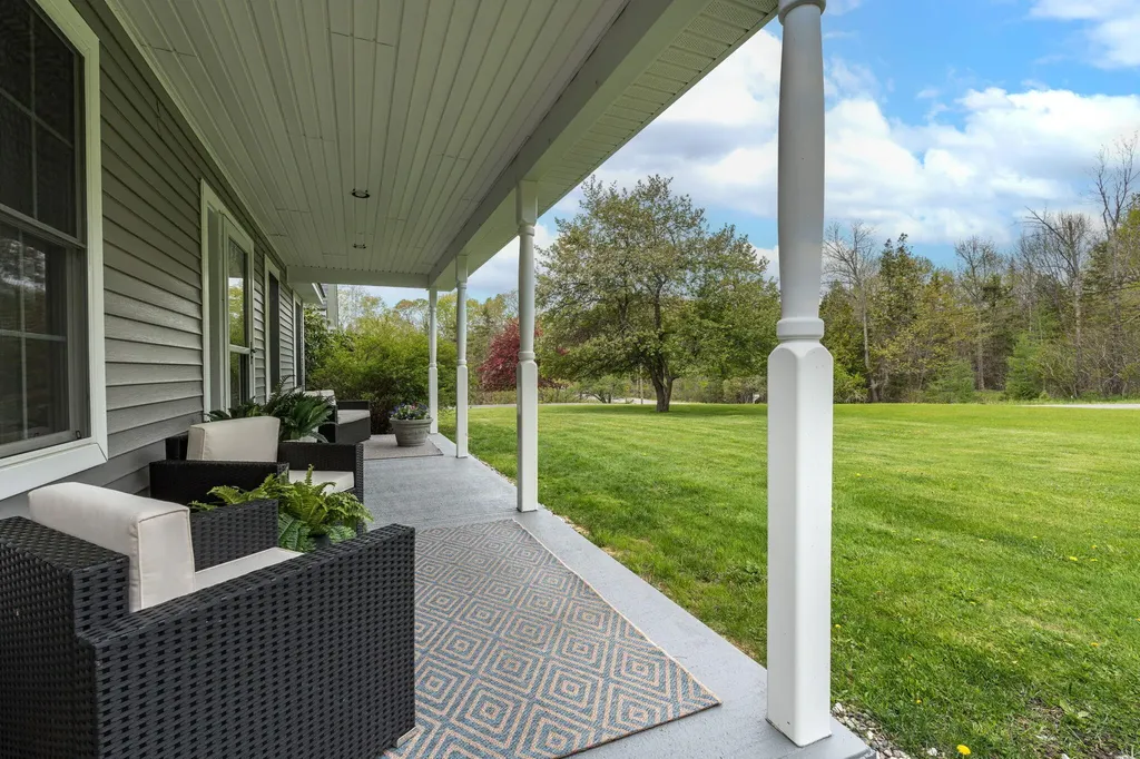 33 Mckinnon Road Bucksport ME 04416
