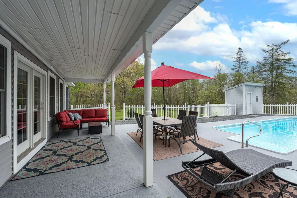 33 Mckinnon Road Bucksport ME 04416