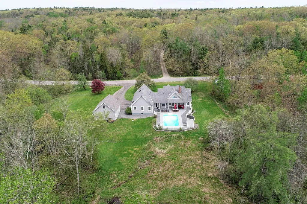 33 Mckinnon Road Bucksport ME 04416