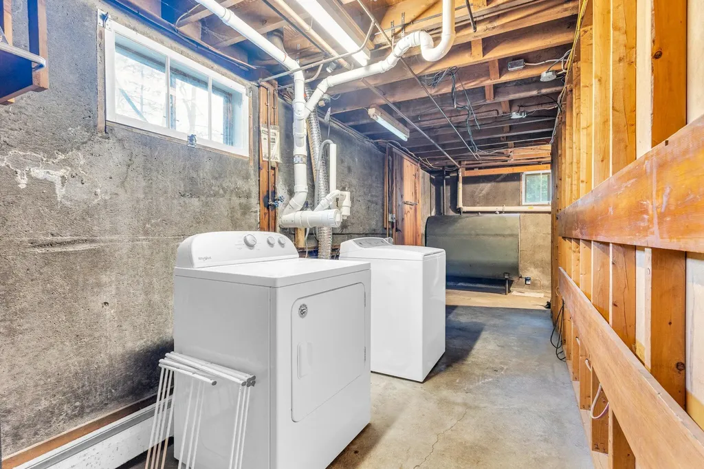 40 Pineloch Drive Portland ME 04103