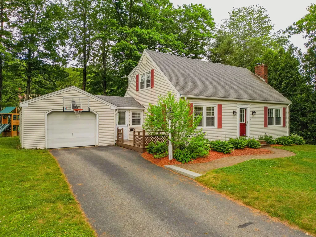 40 Pineloch Drive Portland ME 04103