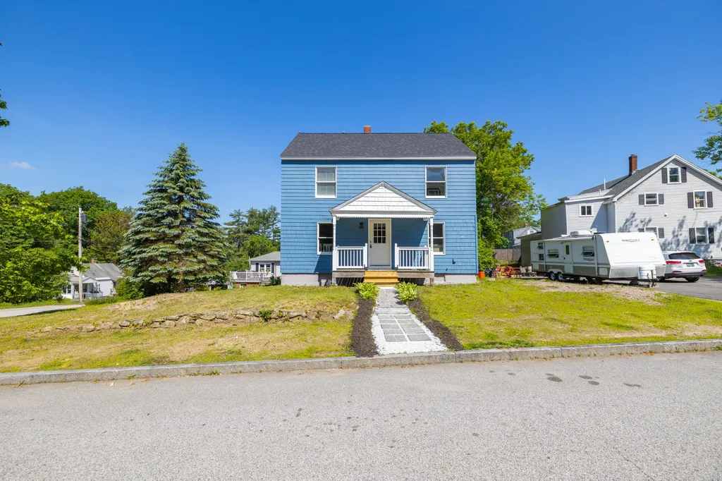 68 Smith Street Auburn ME 04210