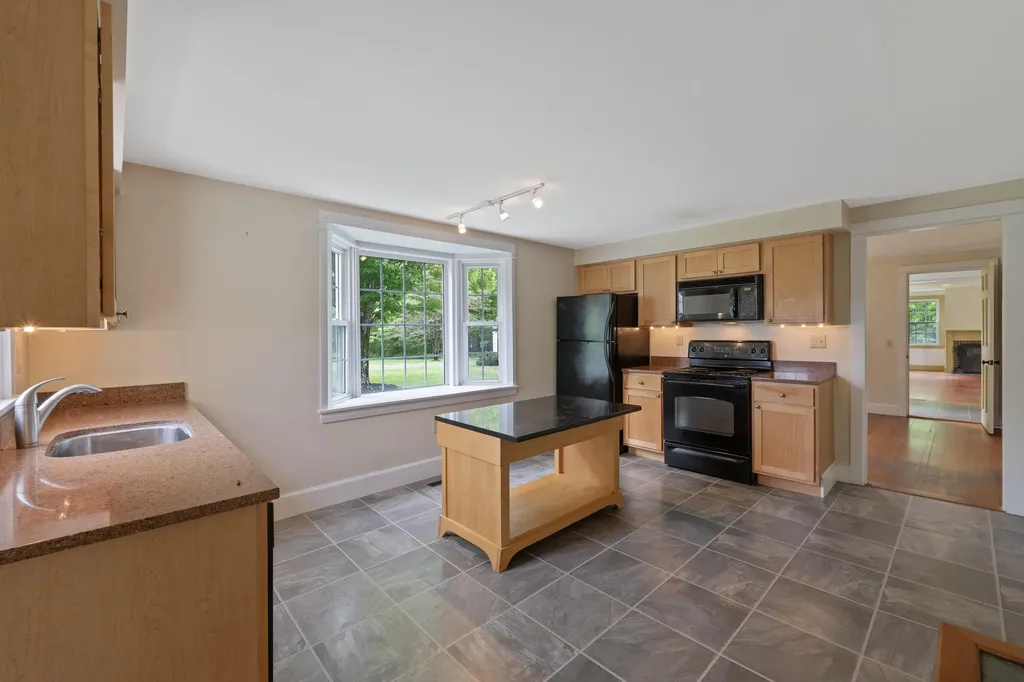 1242 State Route 129 South Bristol ME 04568