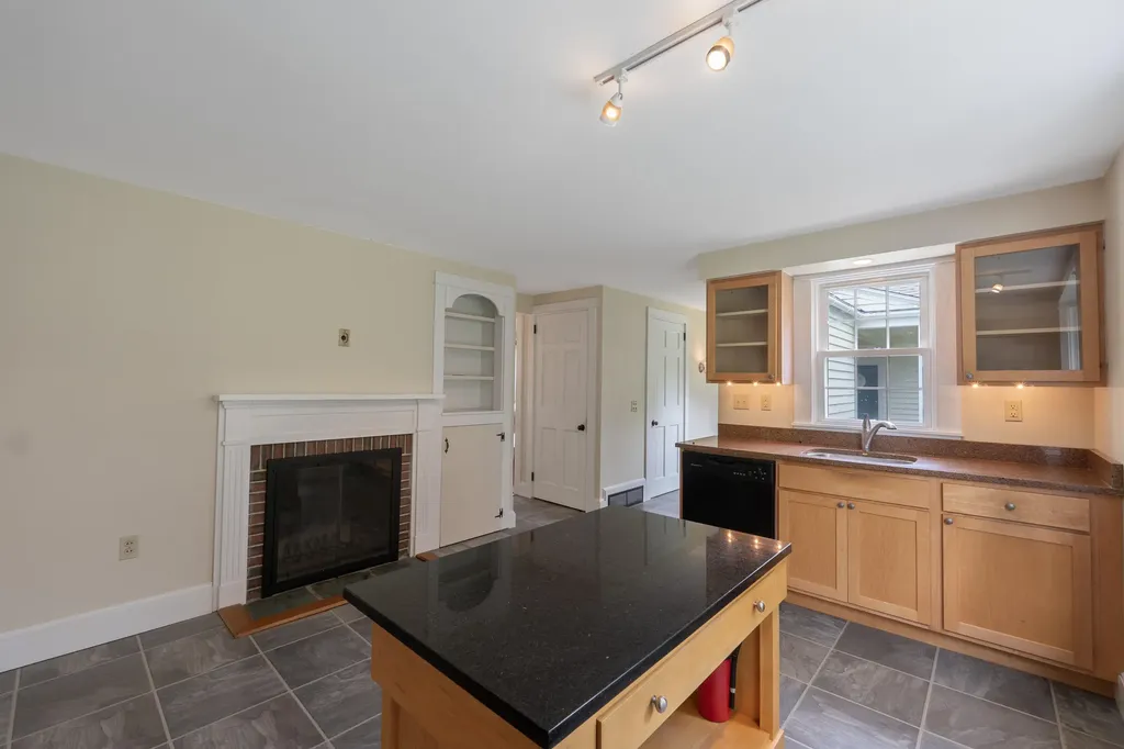 1242 State Route 129 South Bristol ME 04568