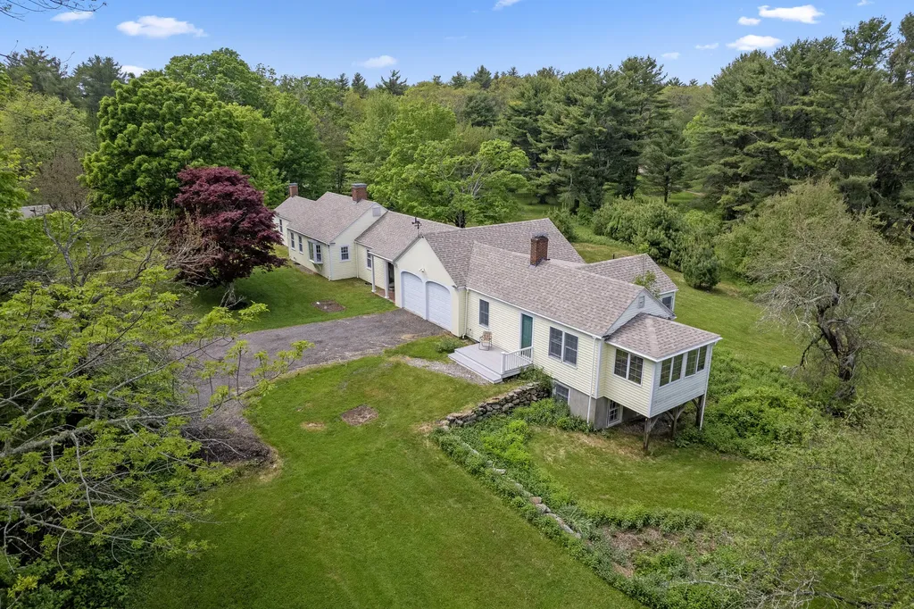 1242 State Route 129 South Bristol ME 04568