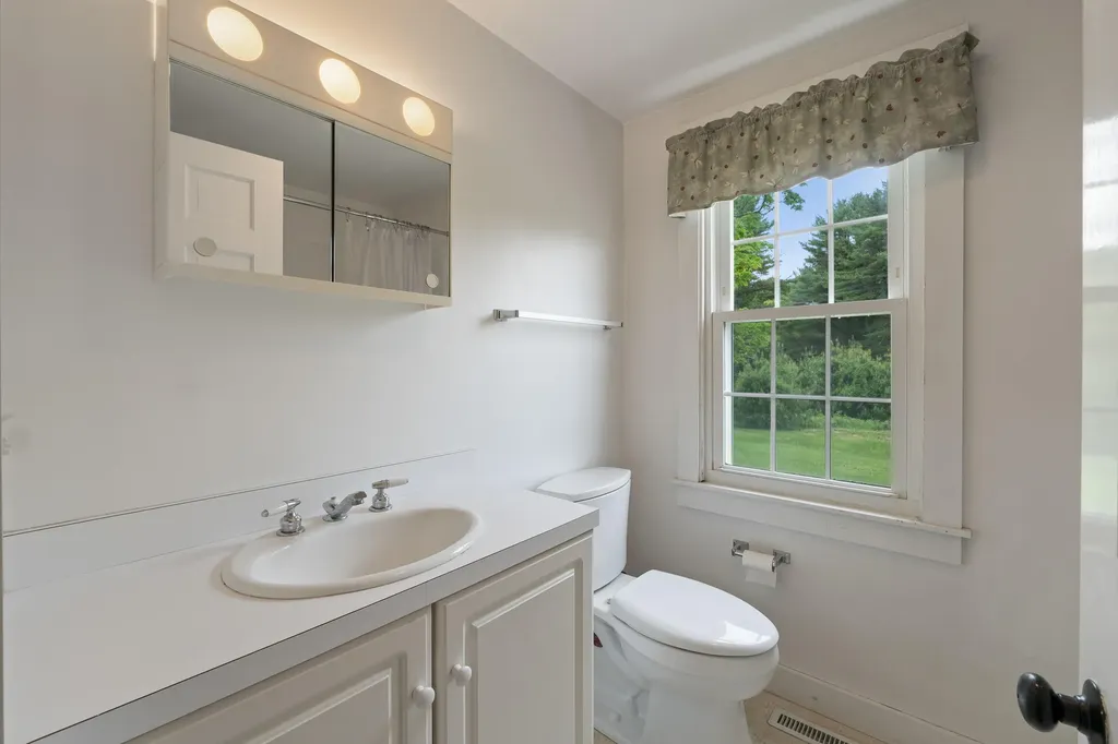 1242 State Route 129 South Bristol ME 04568