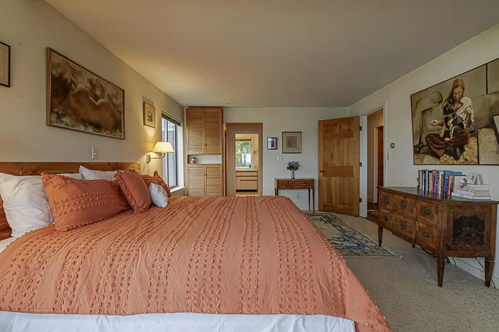 585 Bay Road Brooklin ME 04616