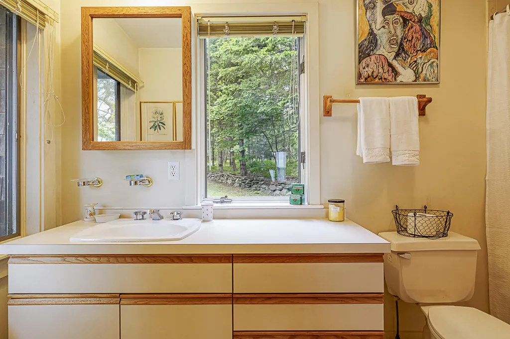 585 Bay Road Brooklin ME 04616