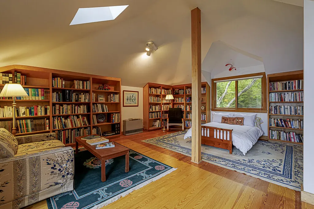 585 Bay Road Brooklin ME 04616