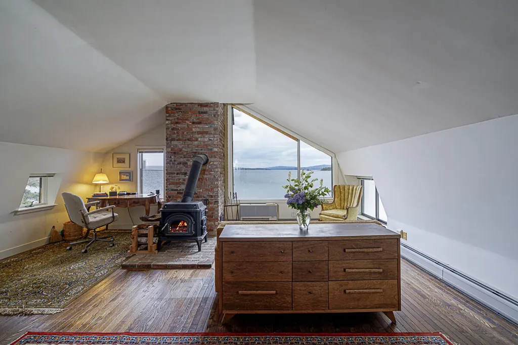 585 Bay Road Brooklin ME 04616