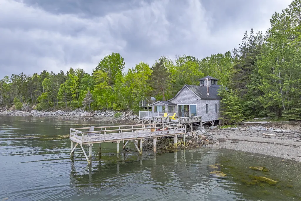 585 Bay Road Brooklin ME 04616
