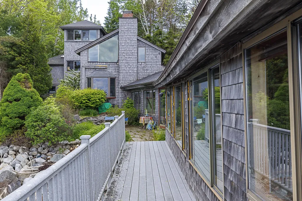 585 Bay Road Brooklin ME 04616