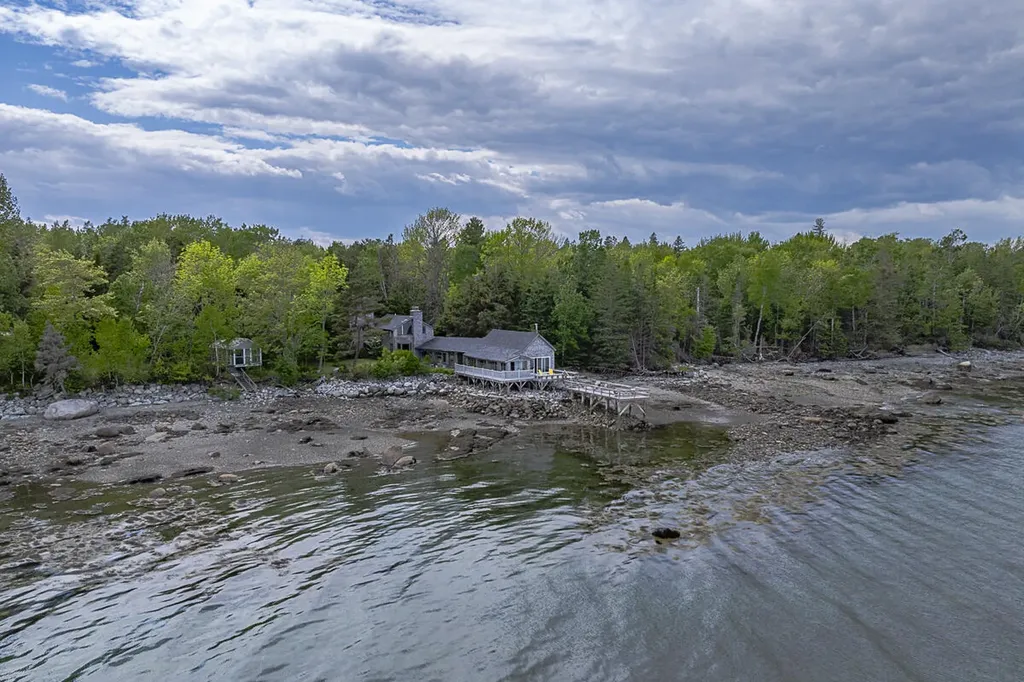 585 Bay Road Brooklin ME 04616