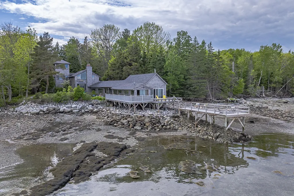 585 Bay Road Brooklin ME 04616