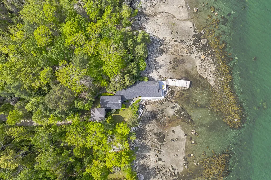 585 Bay Road Brooklin ME 04616