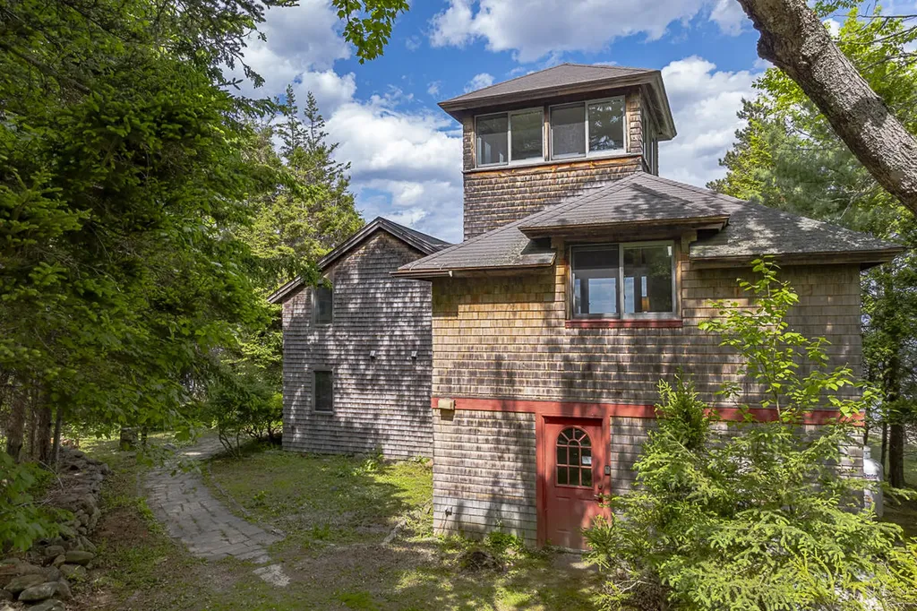 585 Bay Road Brooklin ME 04616
