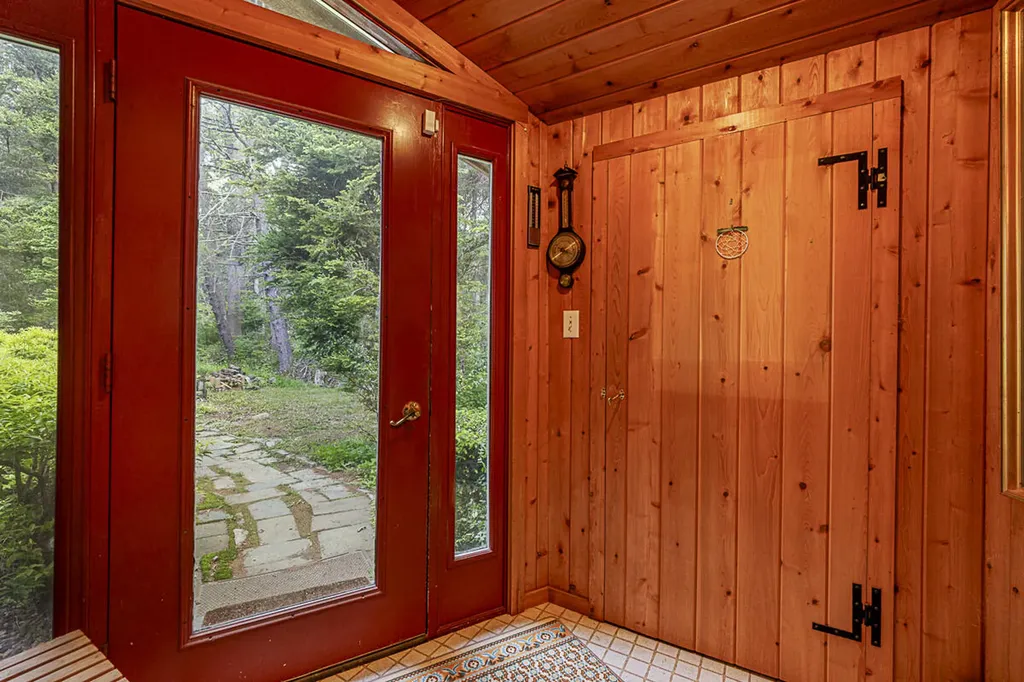 585 Bay Road Brooklin ME 04616