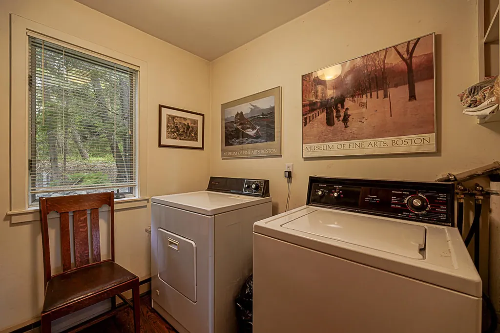 585 Bay Road Brooklin ME 04616