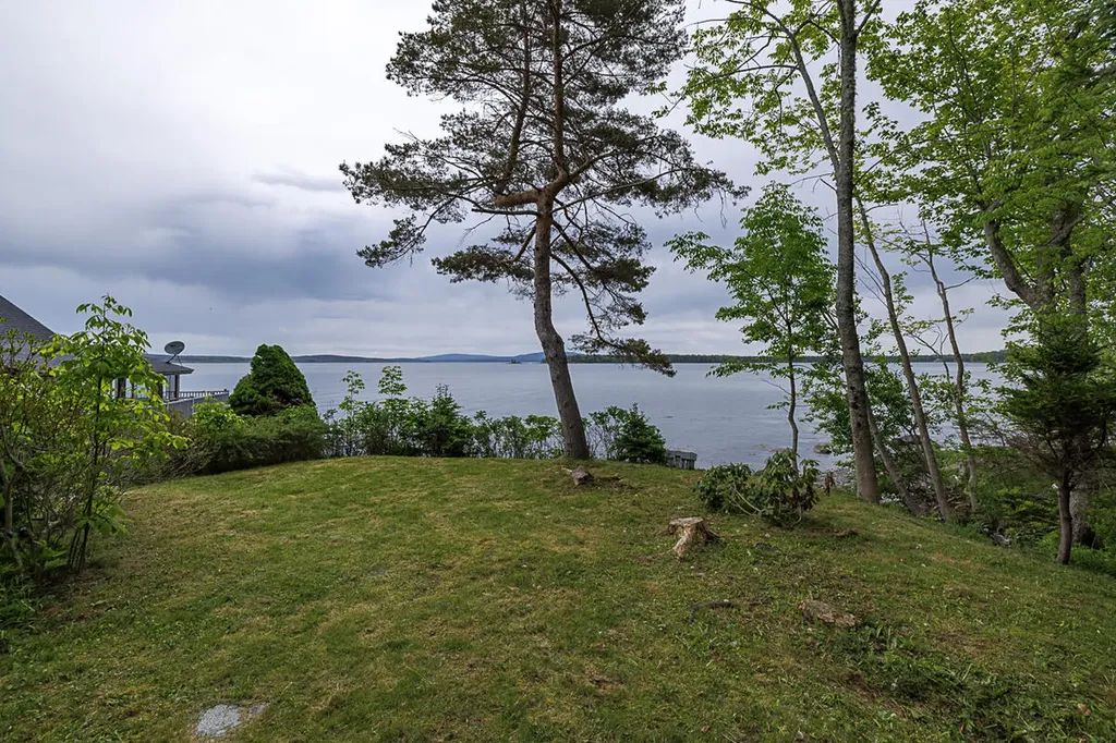 585 Bay Road Brooklin ME 04616