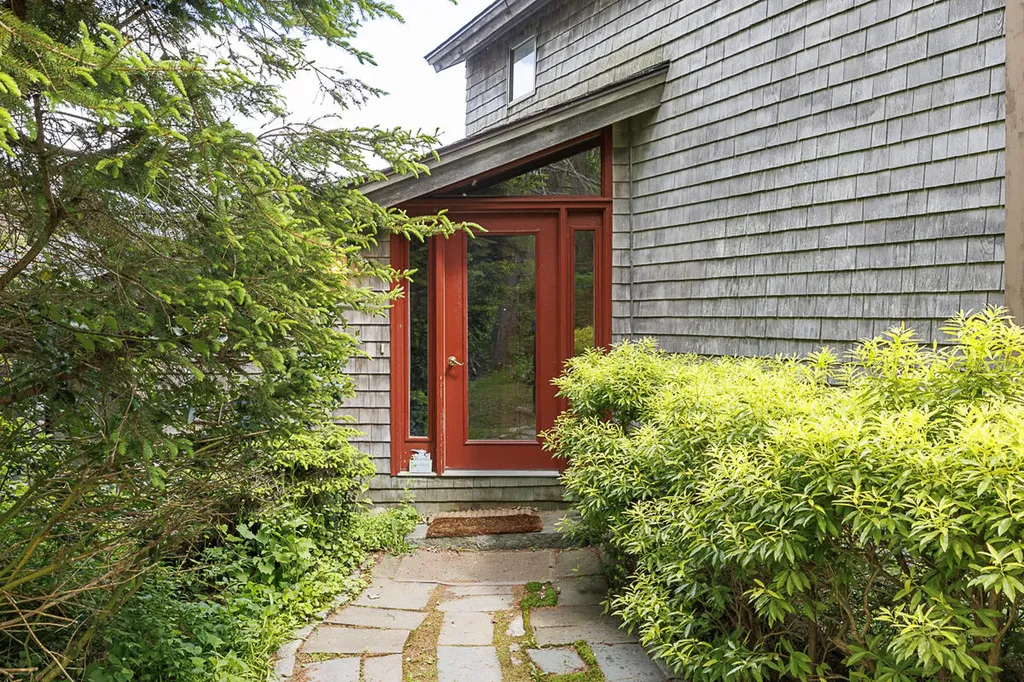 585 Bay Road Brooklin ME 04616