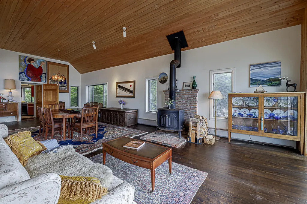 585 Bay Road Brooklin ME 04616