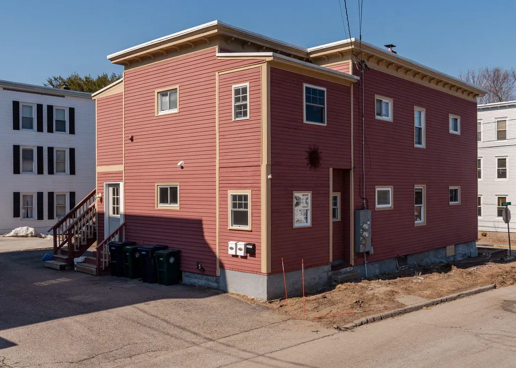 42 Gove Street Biddeford ME 04005