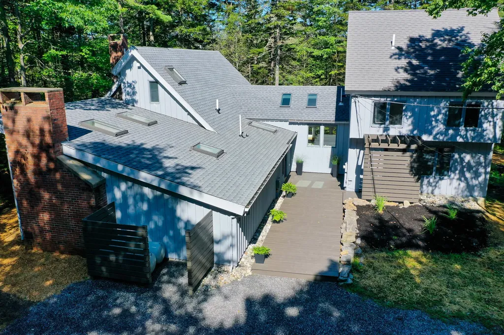10 Ledgemere Road Harpswell ME 04066
