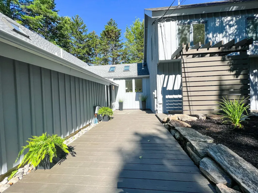 10 Ledgemere Road Harpswell ME 04066