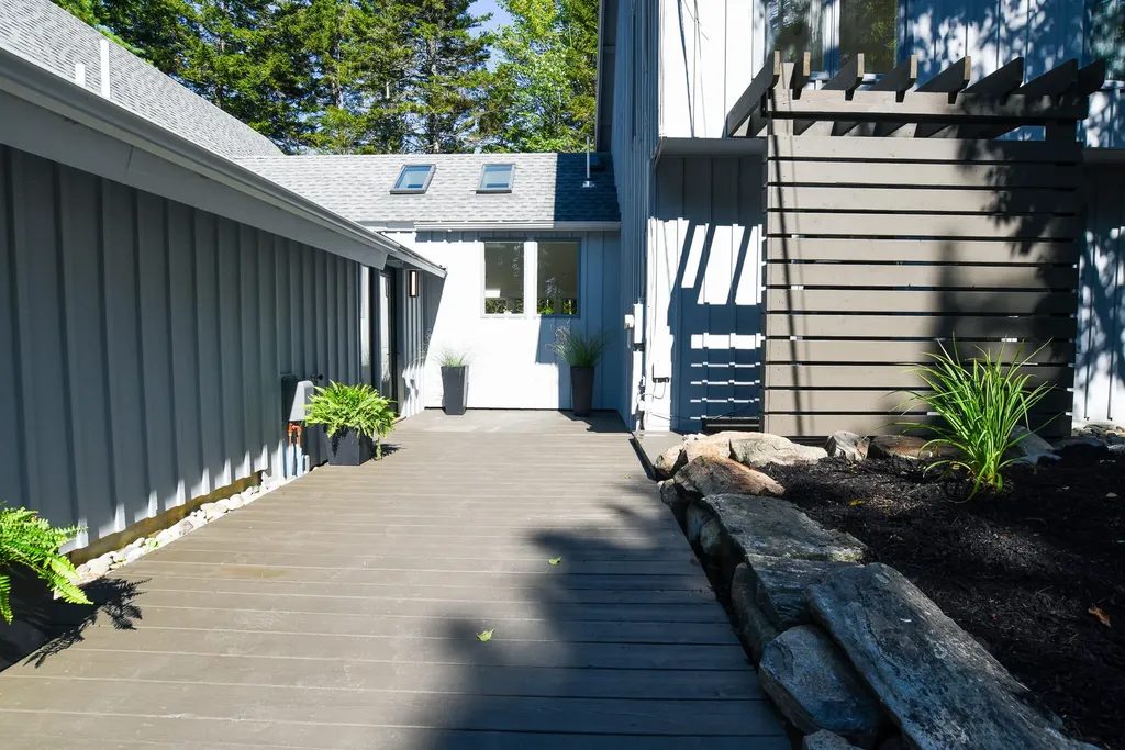 10 Ledgemere Road Harpswell ME 04066