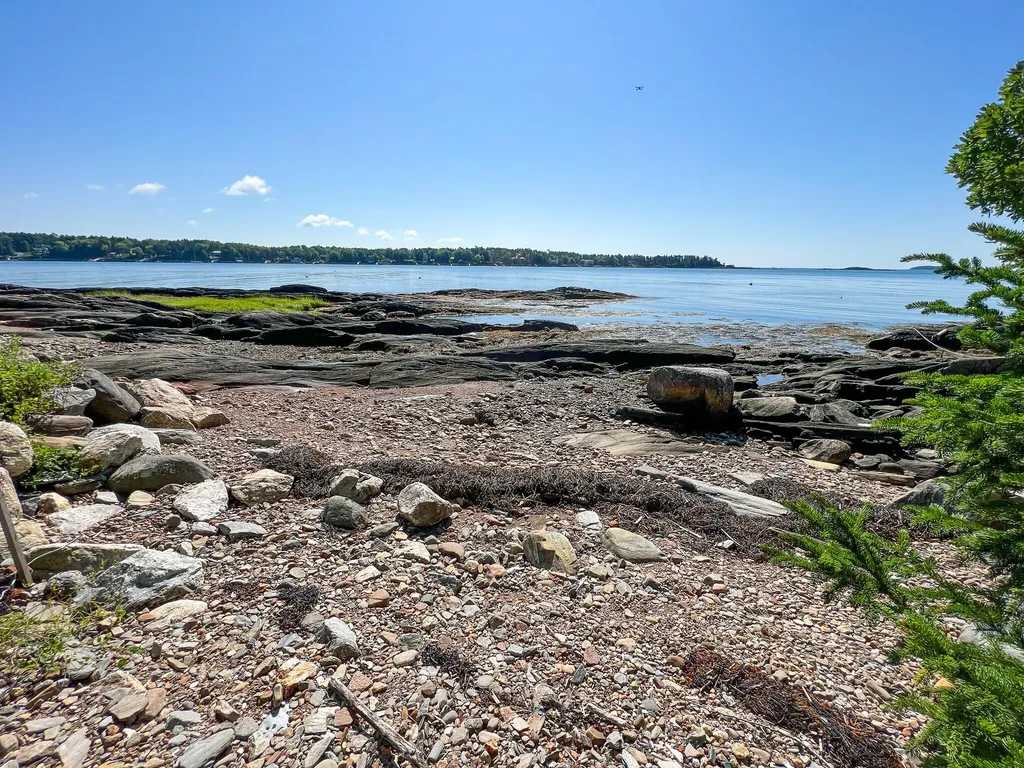10 Ledgemere Road Harpswell ME 04066