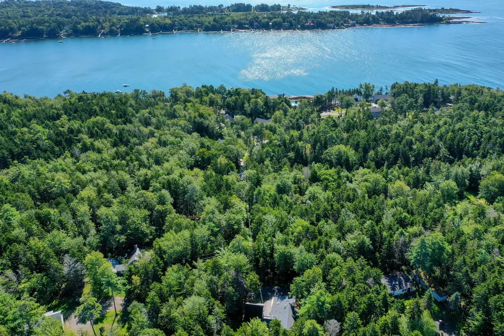 10 Ledgemere Road Harpswell ME 04066