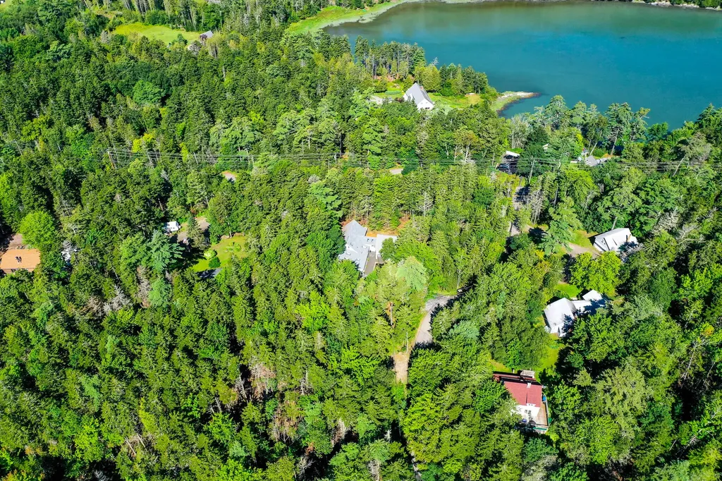 10 Ledgemere Road Harpswell ME 04066