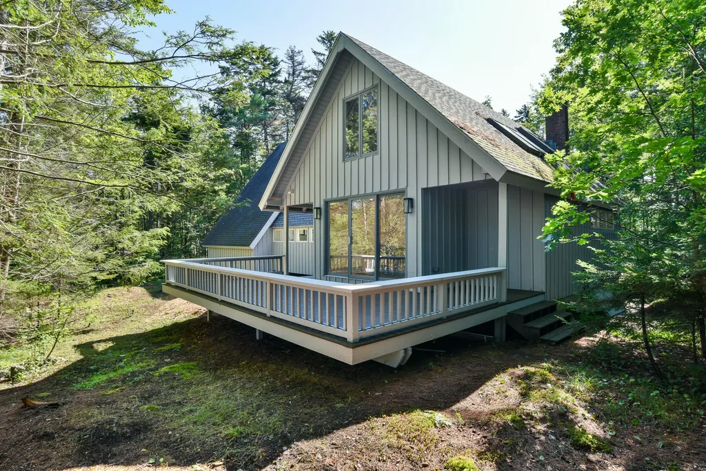 10 Ledgemere Road Harpswell ME 04066