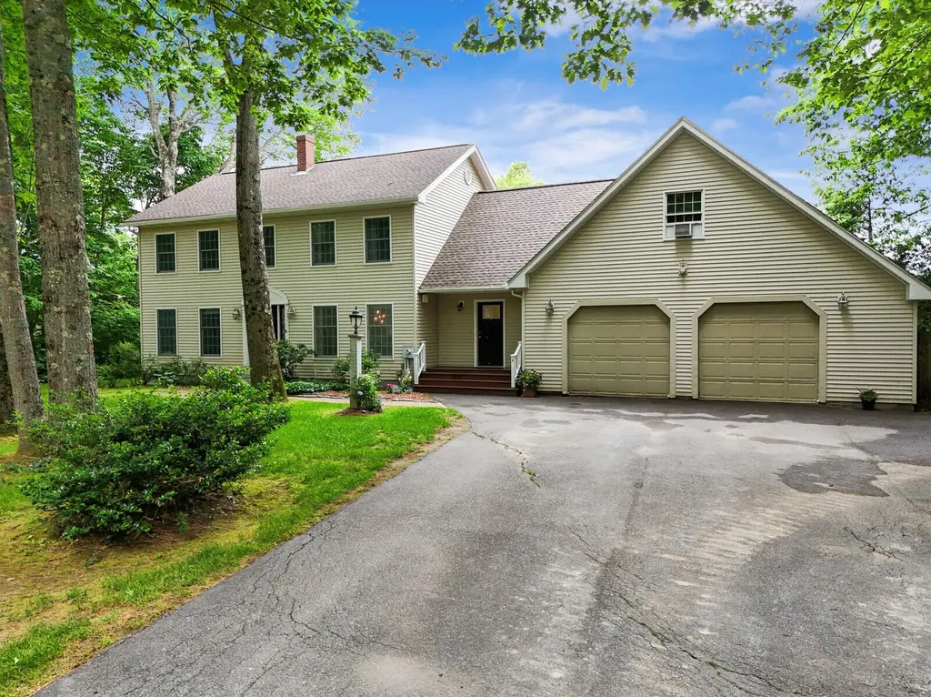 4 Randall Road Winslow ME 04901