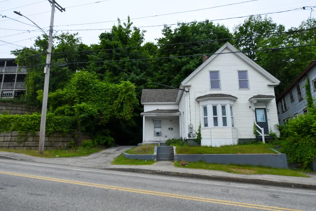 27 S Main Street Auburn ME 04210