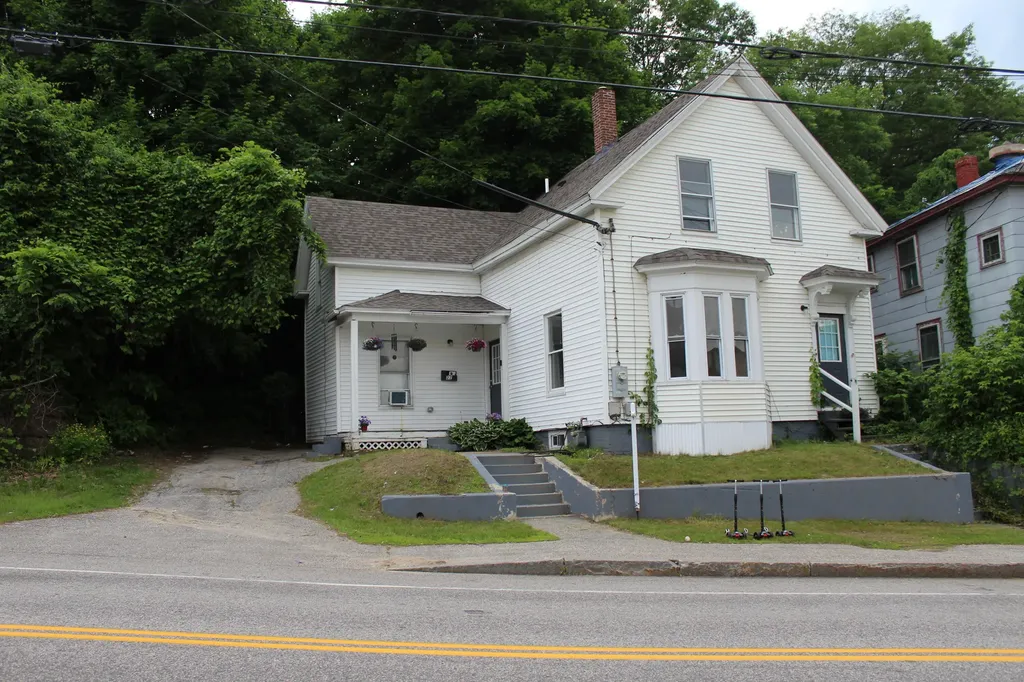 27 S Main Street Auburn ME 04210