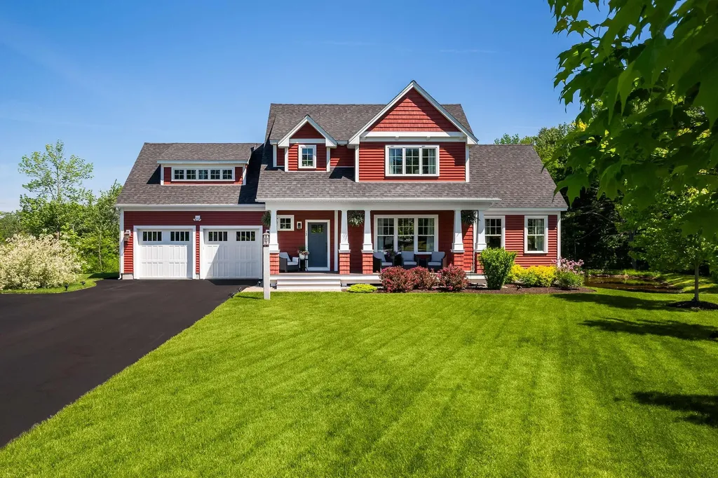 12 Flagship Circle Kennebunk ME 04043