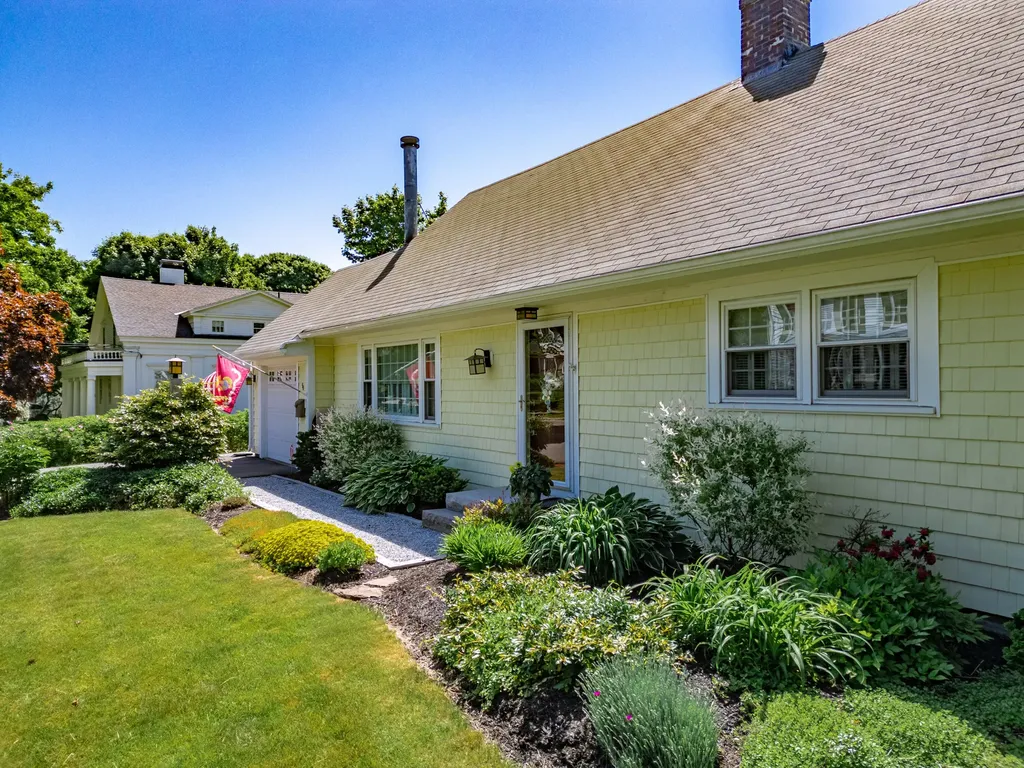 96 Main Street Thomaston ME 04861