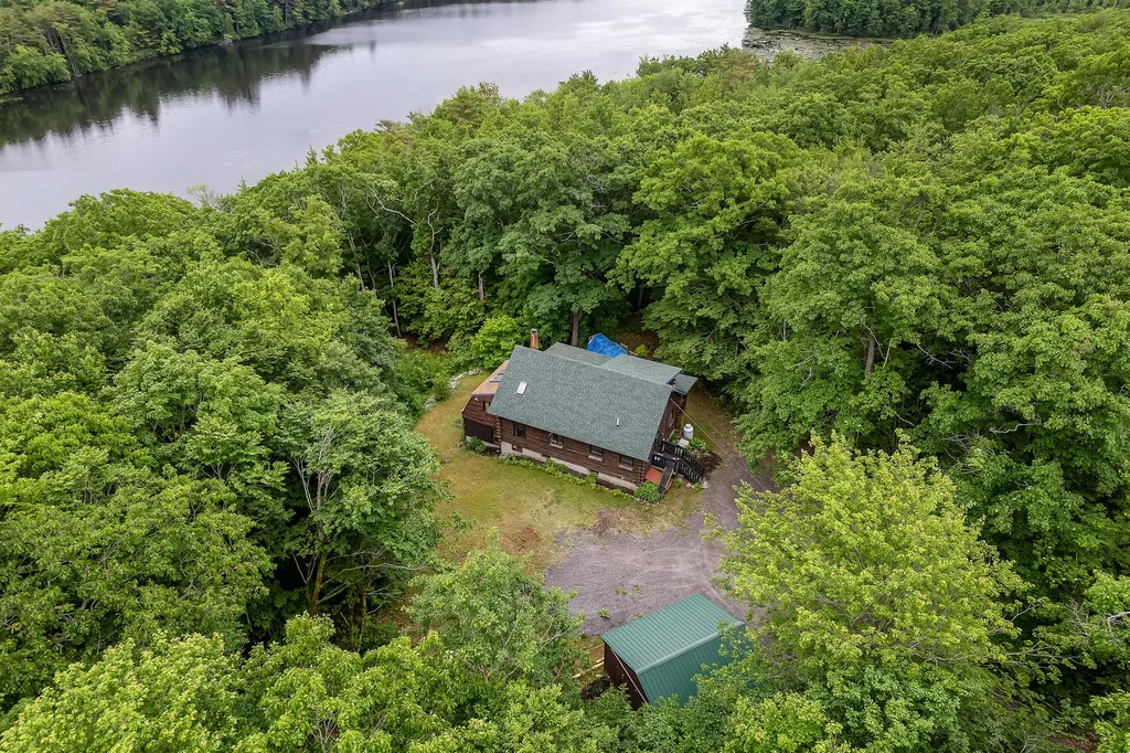 52 Cain Lane West Gardiner ME 04345