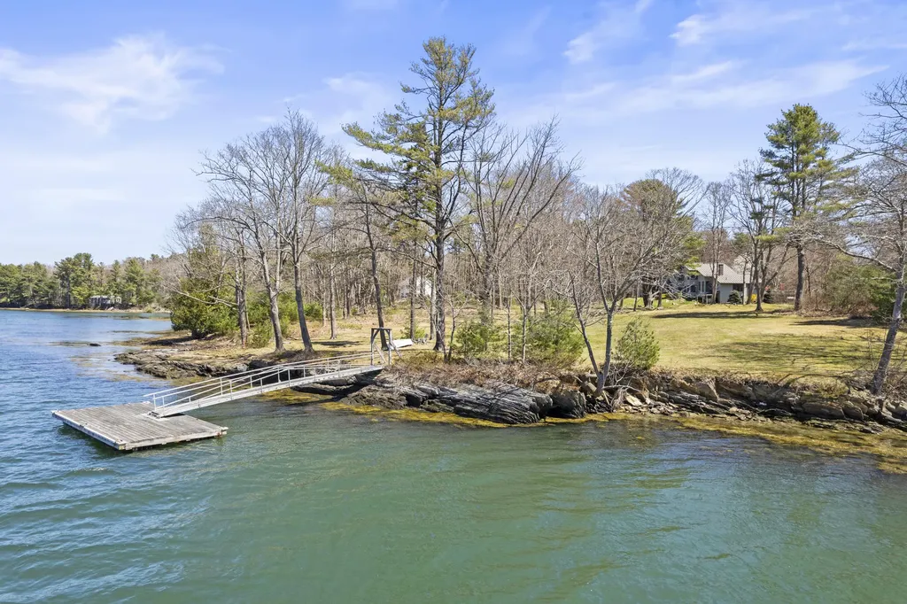 25 Doughty Point Road Harpswell ME 04079