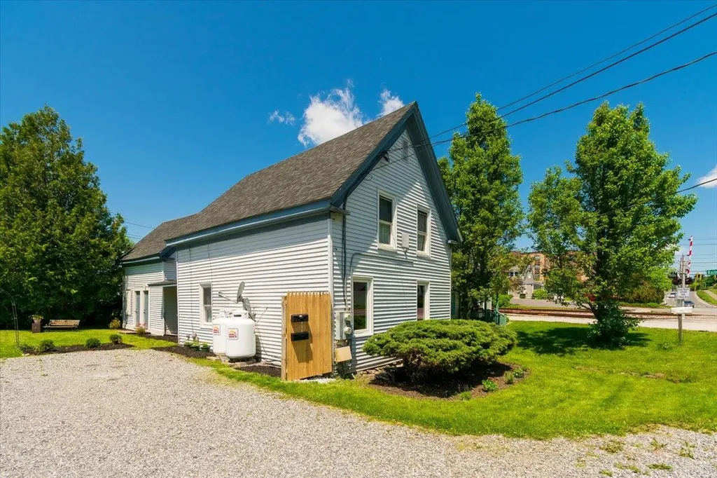 126 Broadway Rockland ME 04841