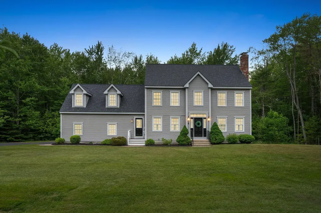 16 Woodfield Drive Scarborough ME 04074