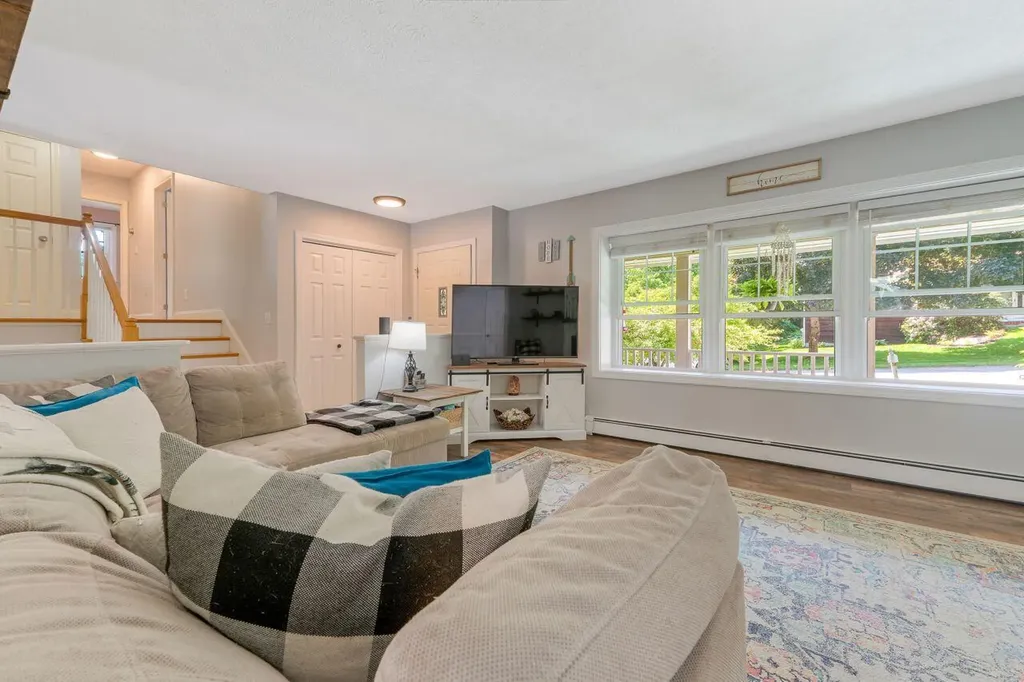 11 Sheffield Avenue Lewiston ME 04240