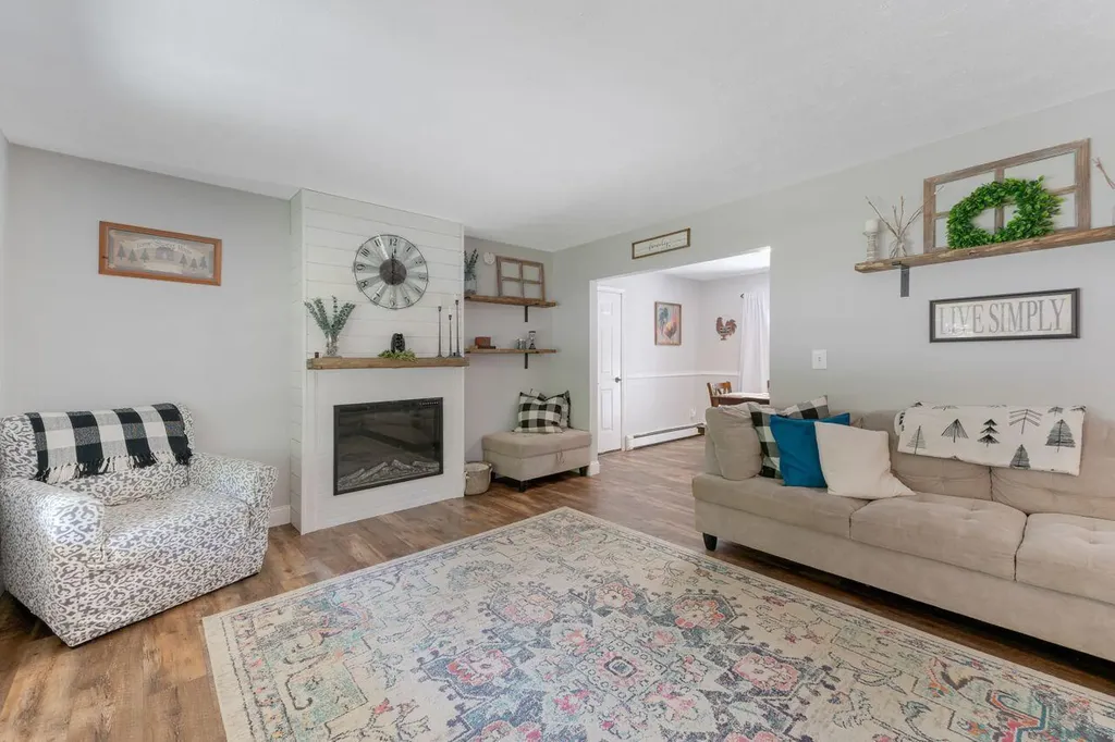 11 Sheffield Avenue Lewiston ME 04240
