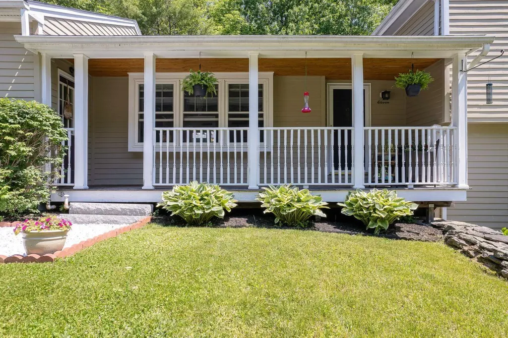 11 Sheffield Avenue Lewiston ME 04240