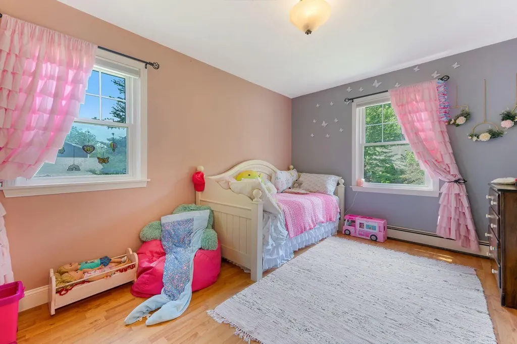 11 Sheffield Avenue Lewiston ME 04240