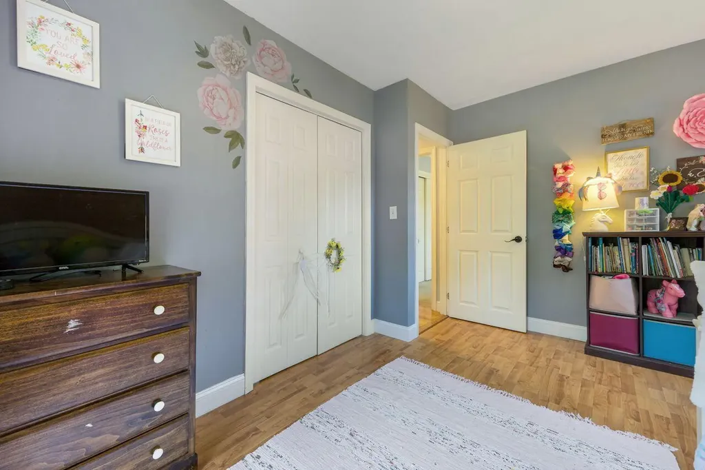11 Sheffield Avenue Lewiston ME 04240