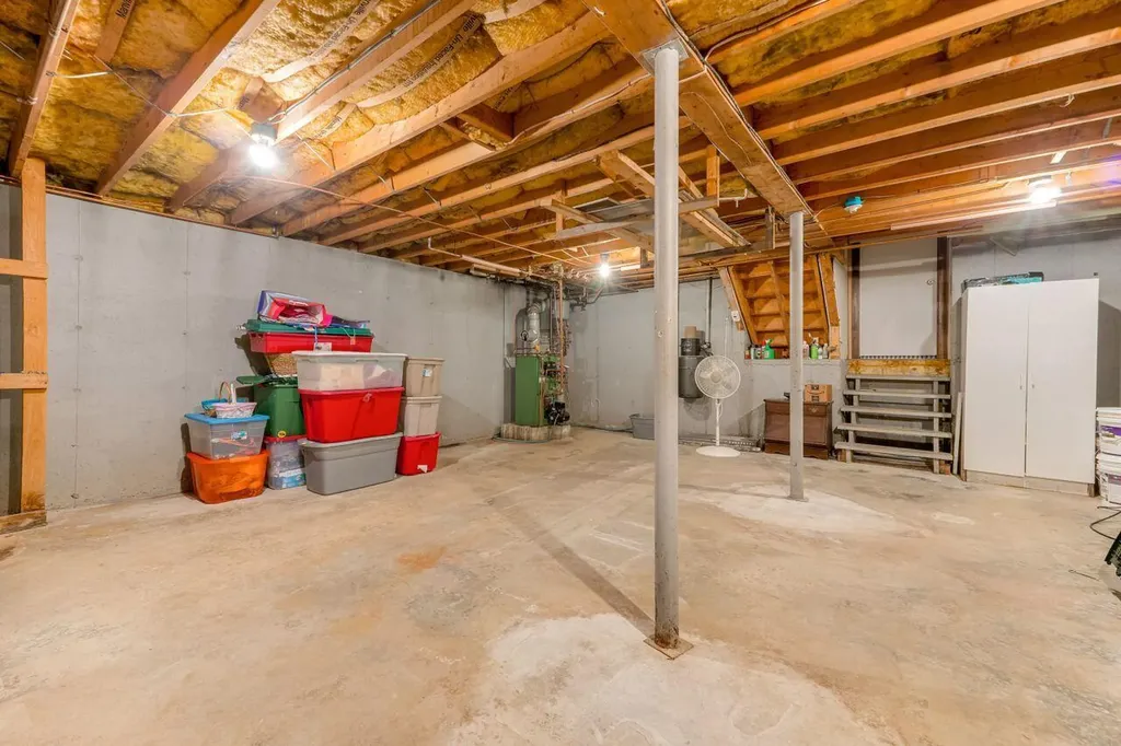11 Sheffield Avenue Lewiston ME 04240