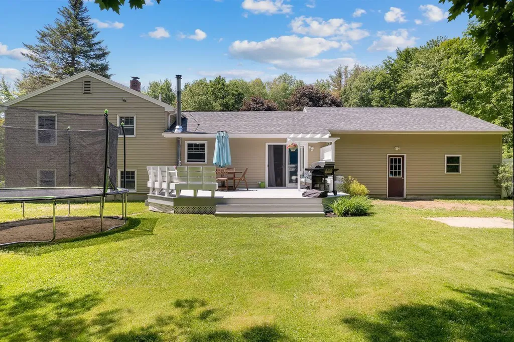 11 Sheffield Avenue Lewiston ME 04240