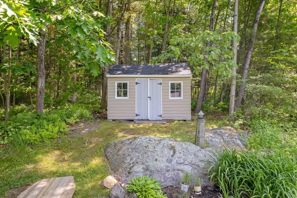 11 Sheffield Avenue Lewiston ME 04240